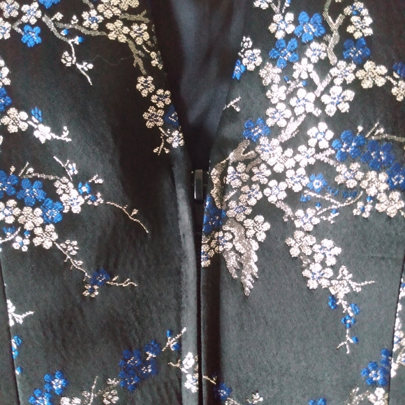 Cachet Halter Top - Picture 3 of 7